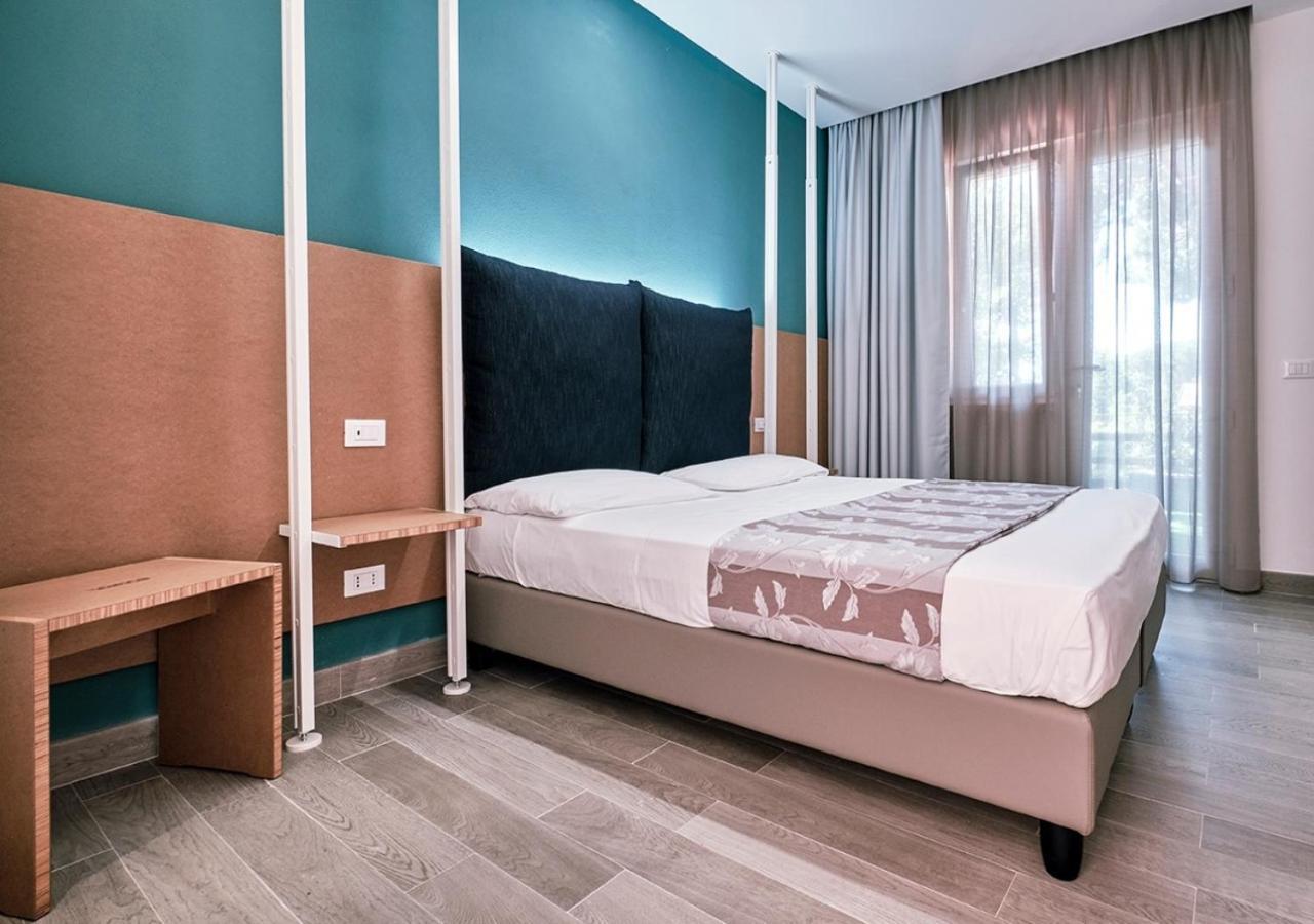 Hotel Storyville Business & Holiday Чинкуале Экстерьер фото