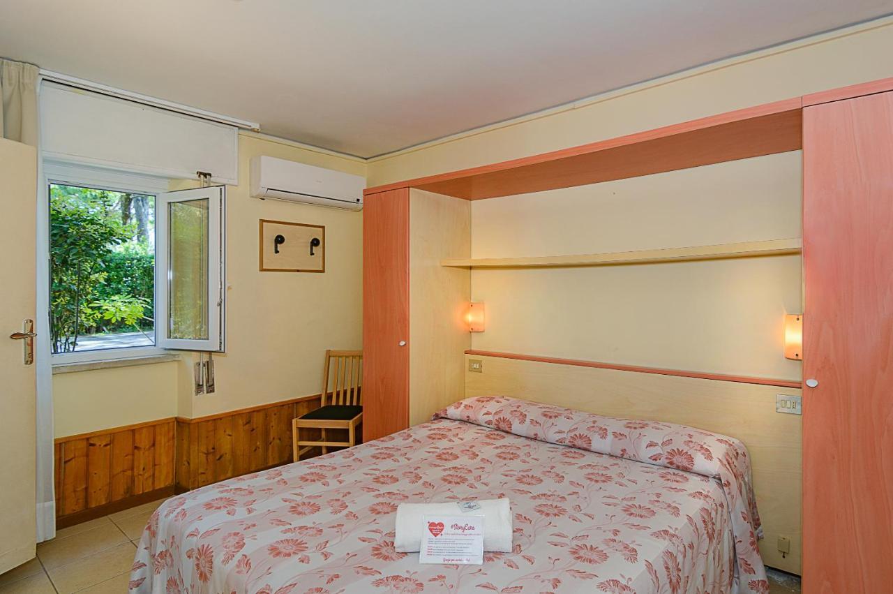 Hotel Storyville Business & Holiday Чинкуале Экстерьер фото