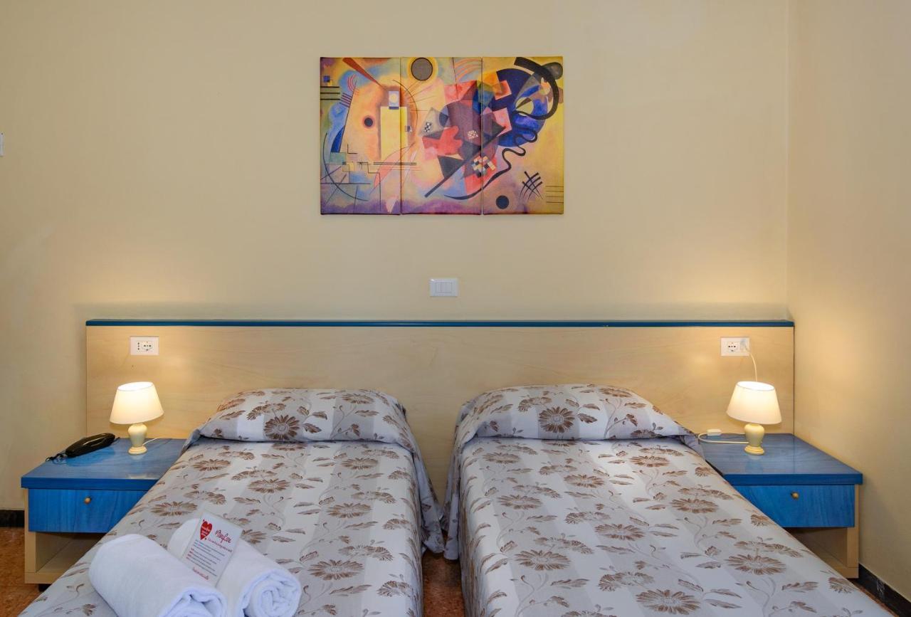 Hotel Storyville Business & Holiday Чинкуале Экстерьер фото