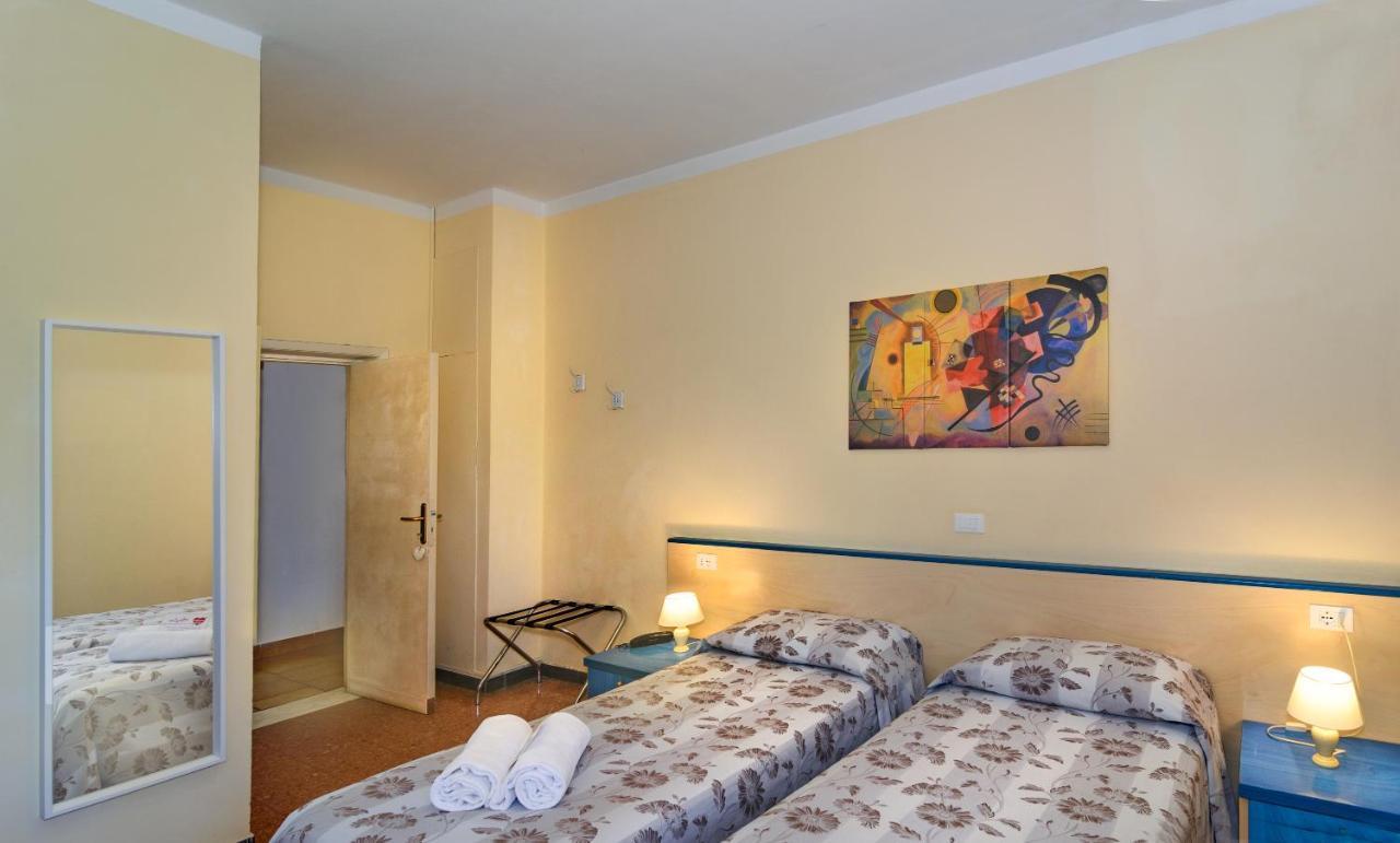 Hotel Storyville Business & Holiday Чинкуале Экстерьер фото