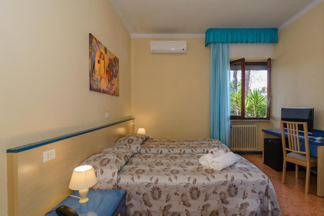 Hotel Storyville Business & Holiday Чинкуале Экстерьер фото