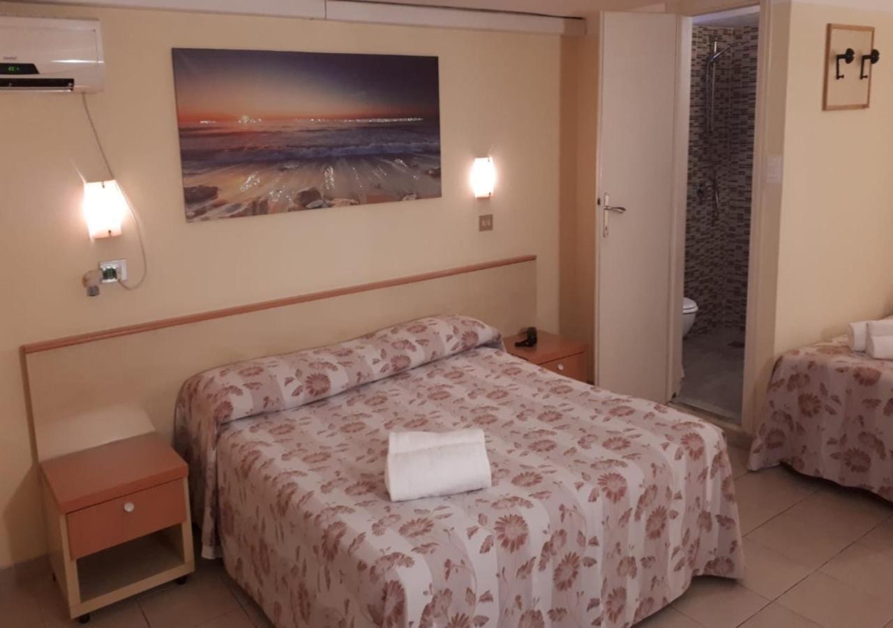 Hotel Storyville Business & Holiday Чинкуале Экстерьер фото